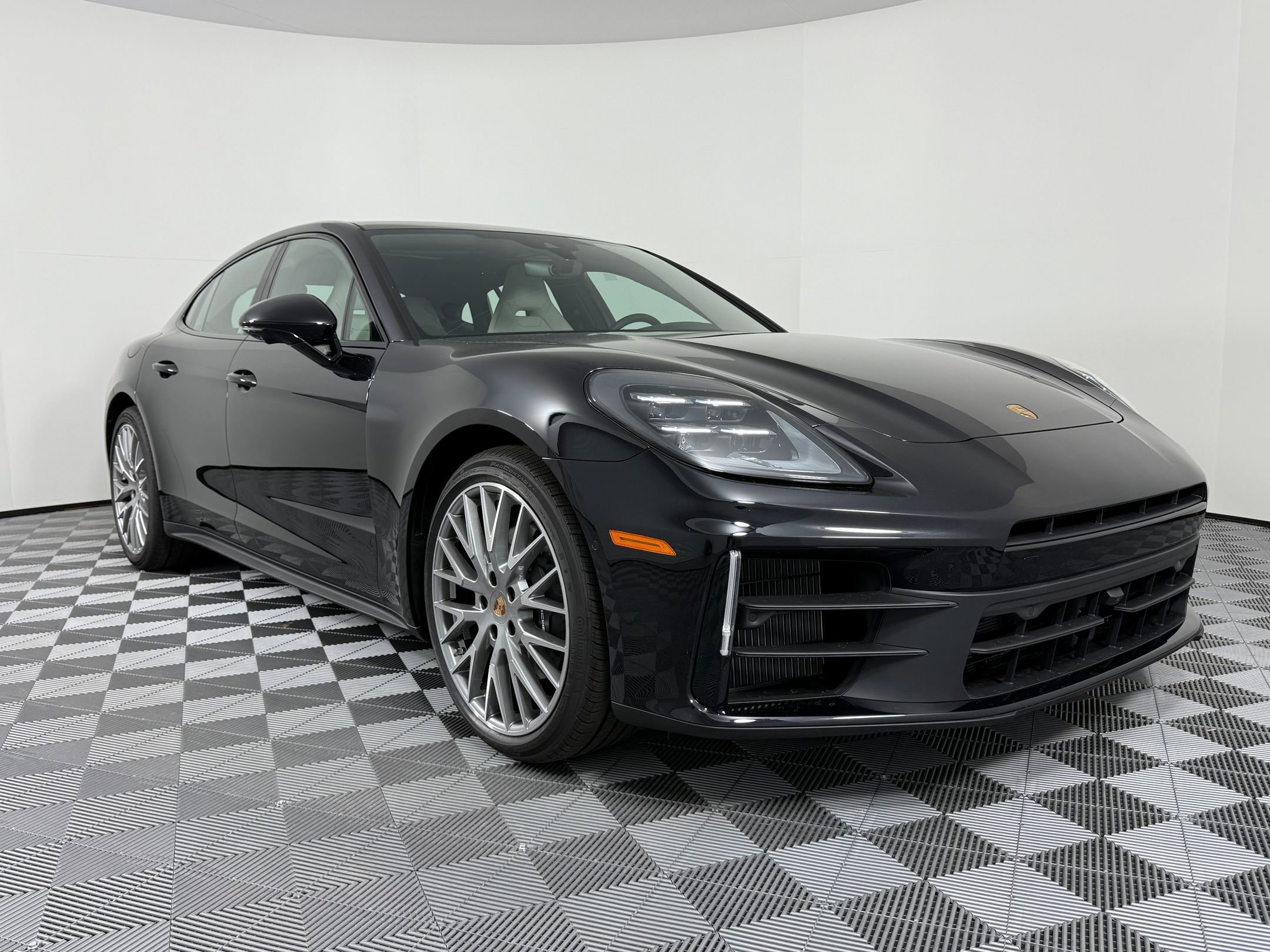 New 2026 Porsche Panamera 4 image 7