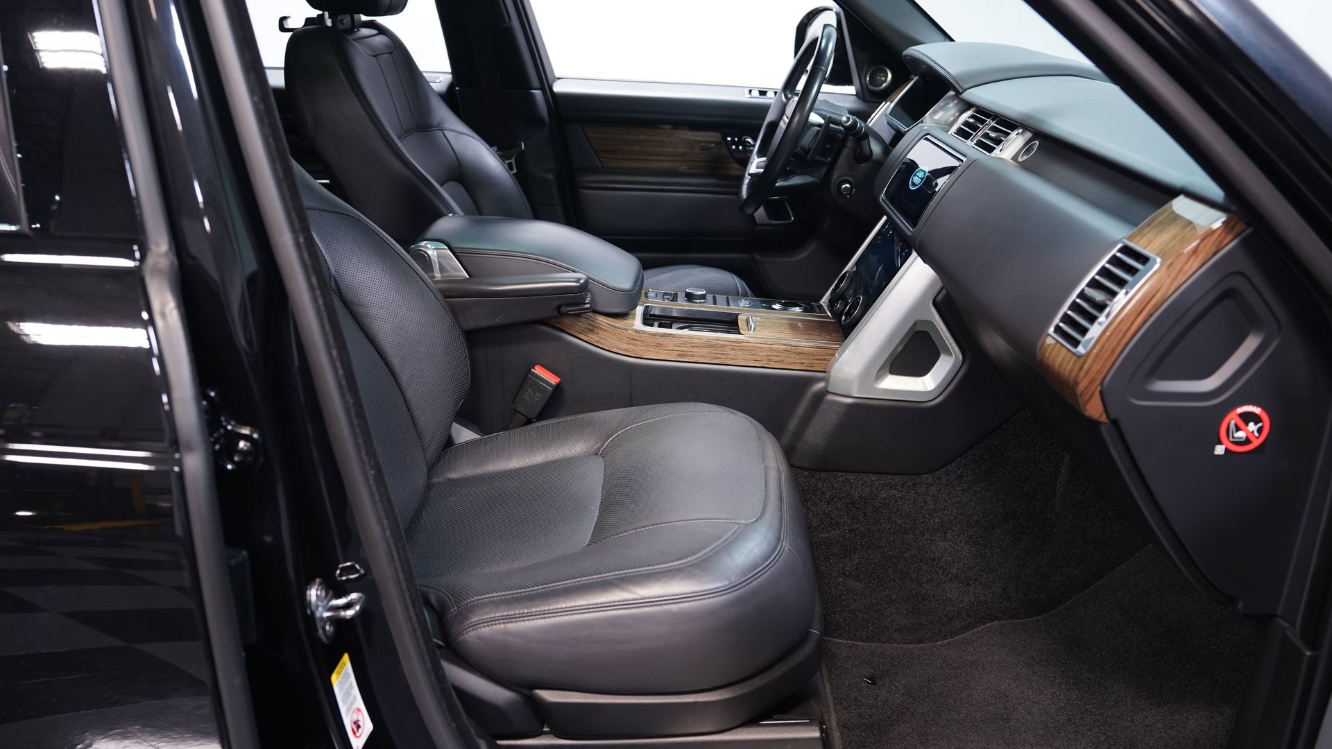 Used 2019 Land Rover Range Rover Supercharged AWD/4WD image 40