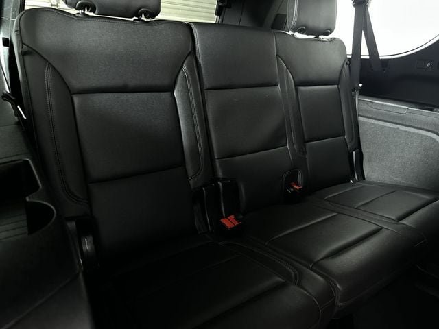 Used 2025 Chevrolet Suburban LT AWD/4WD image 28