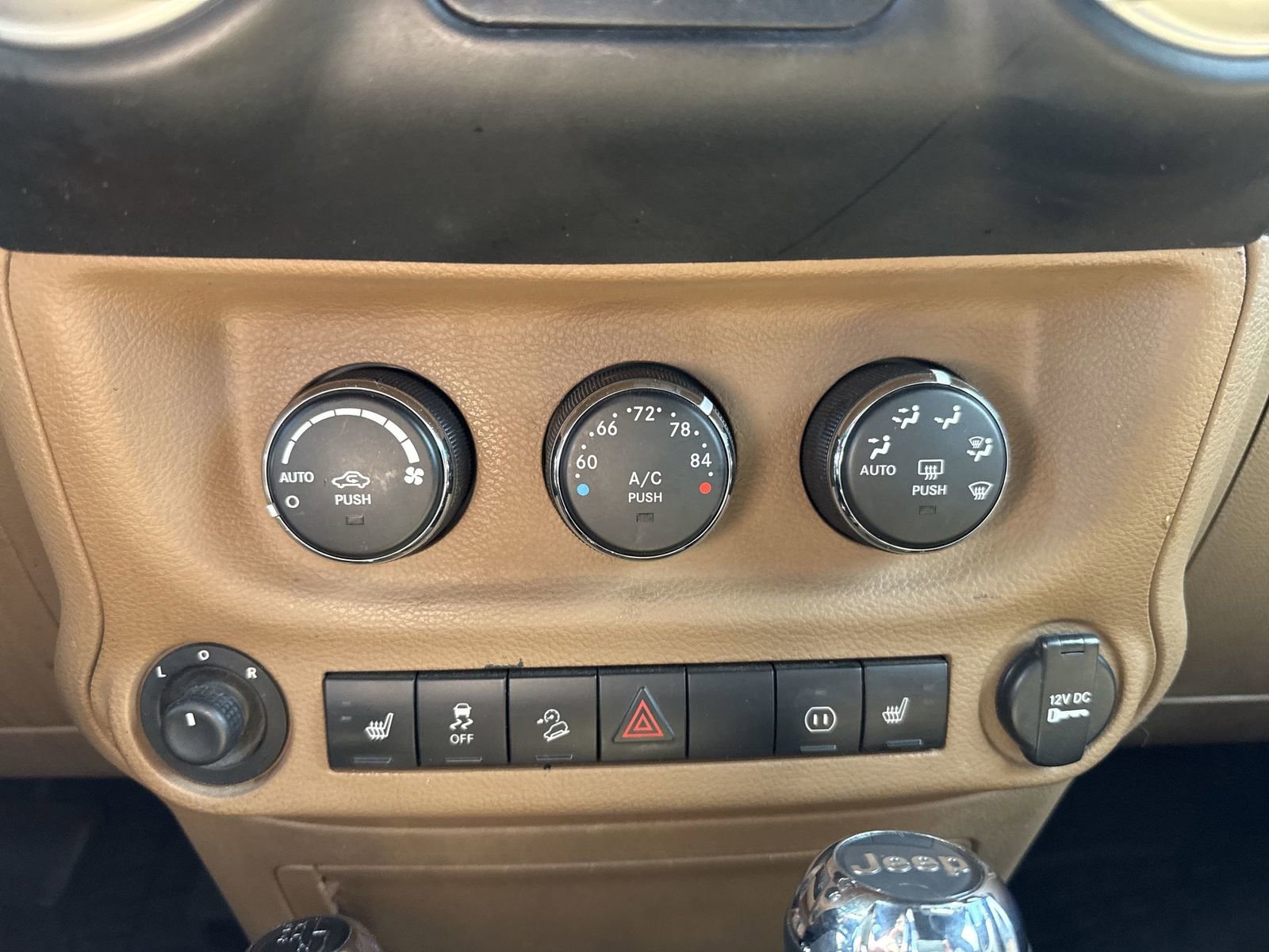 Used 2011 Jeep Wrangler Unlimited Sahara w/ Dual Top Group AWD/4WD image 18