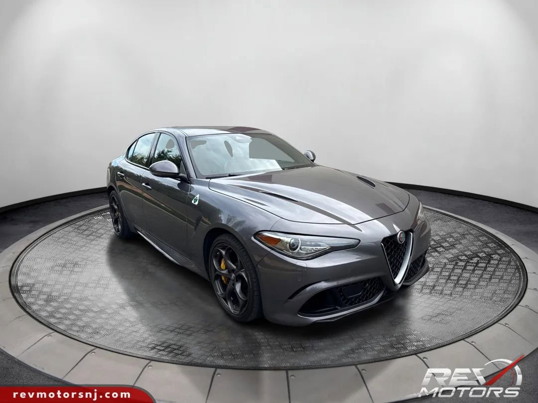 Used 2018 Alfa Romeo Giulia Quadrifoglio w/ Driver Assist Dynamic Package RWD image 7