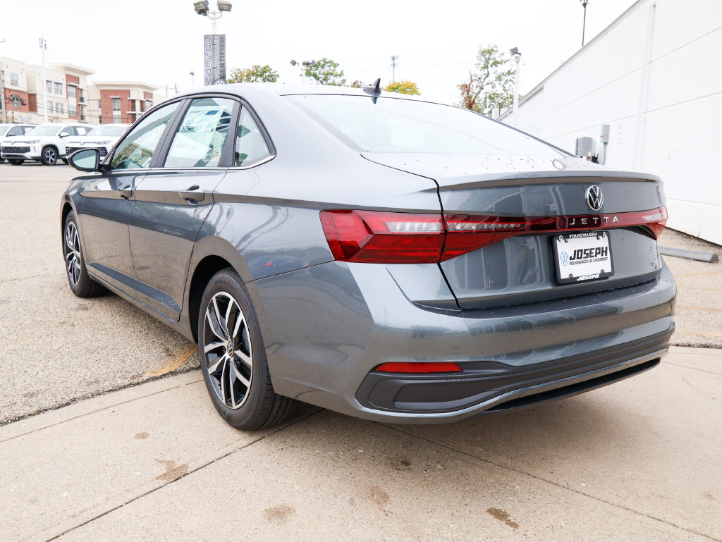New 2027 Volkswagen Jetta SE FWD image 3