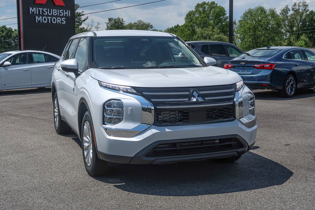 New 2026 Mitsubishi Outlander ES AWD/4WD image 7