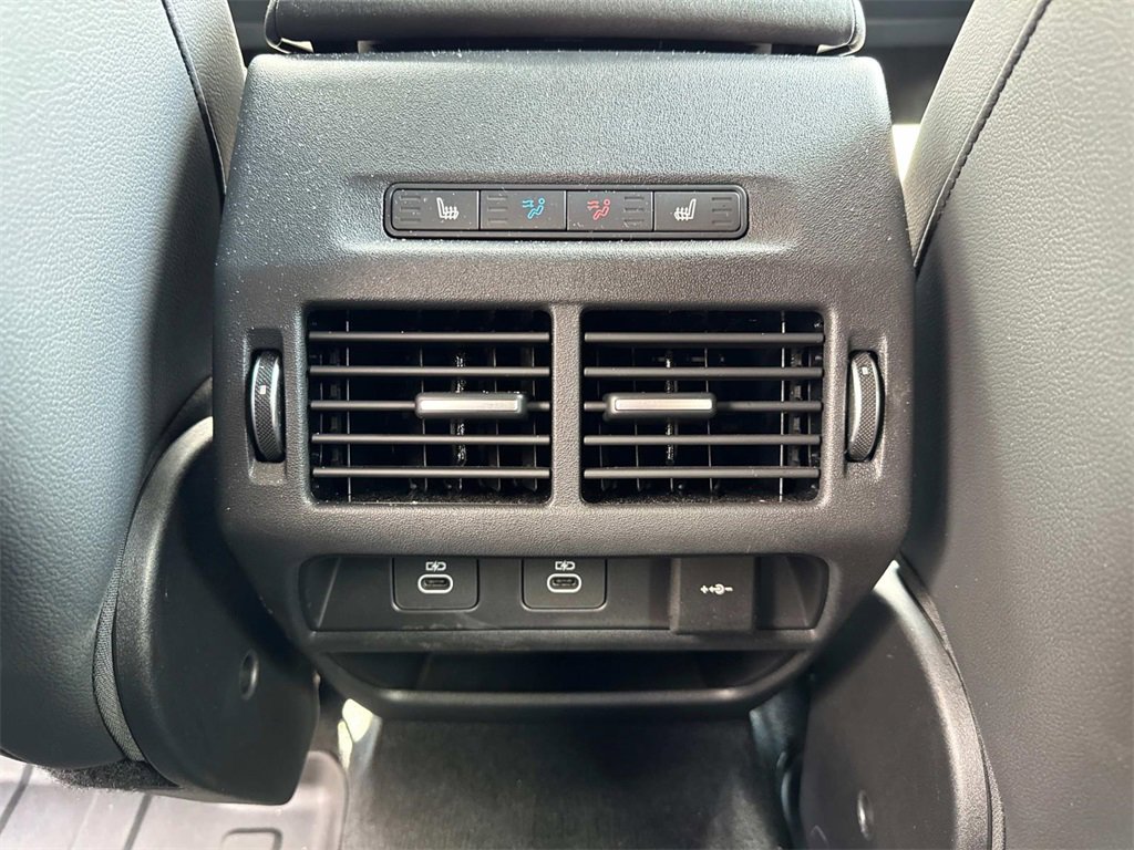 Certified 2024 Land Rover Discovery Sport Dynamic SE image 18