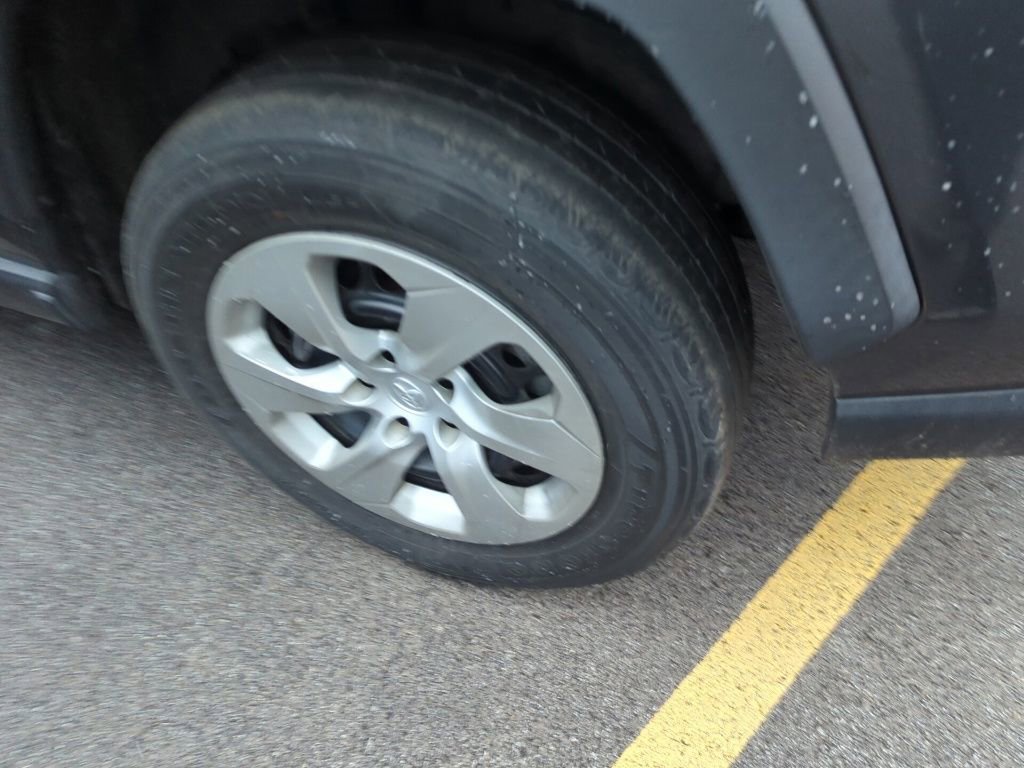 Used 2020 Toyota RAV4 LE image 5