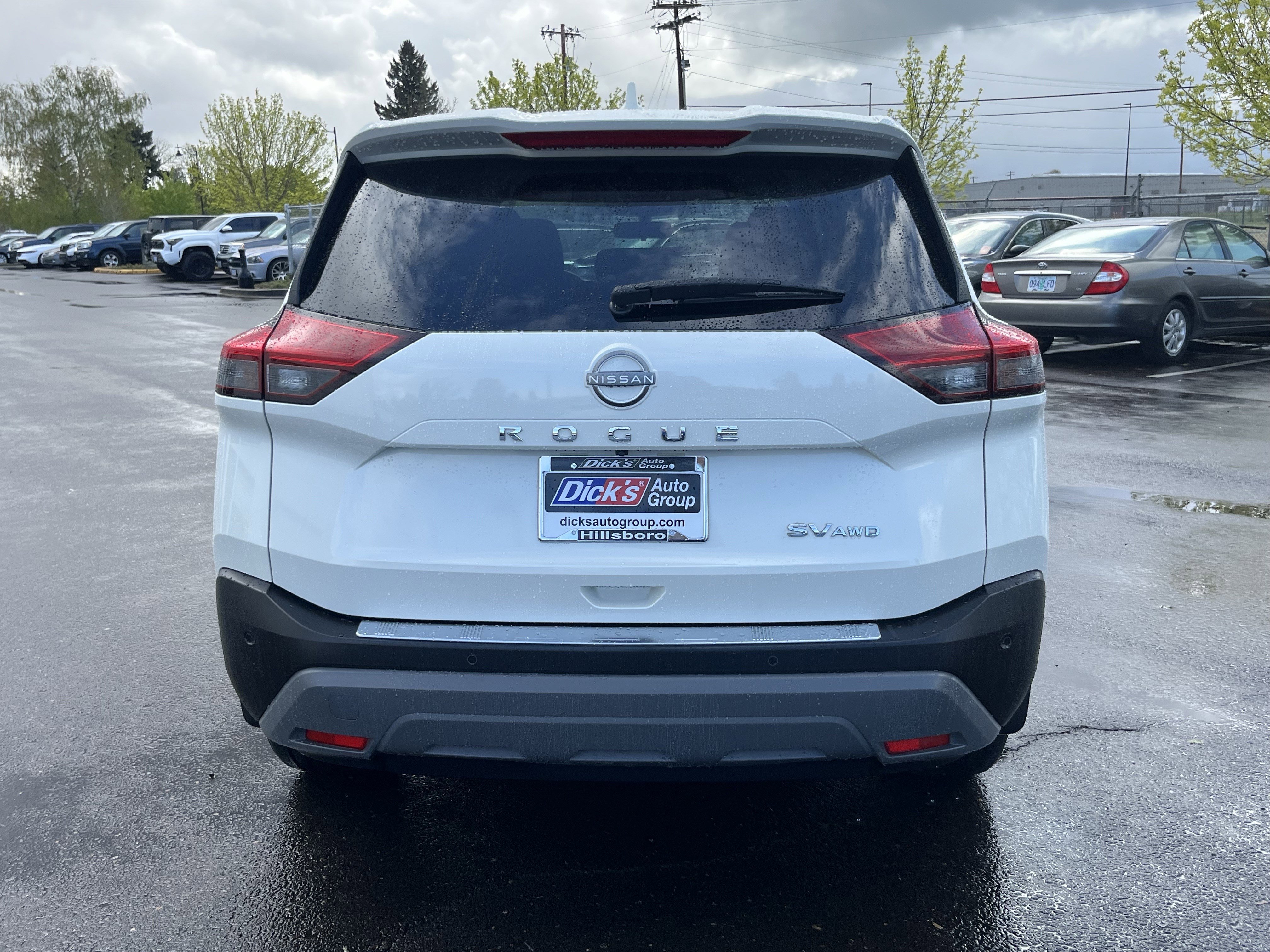 Used 2023 Nissan Rogue SV image 4