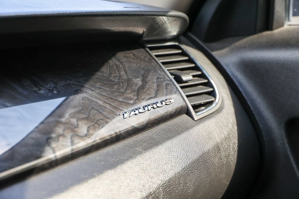 Used 2012 Ford Taurus Limited FWD image 9