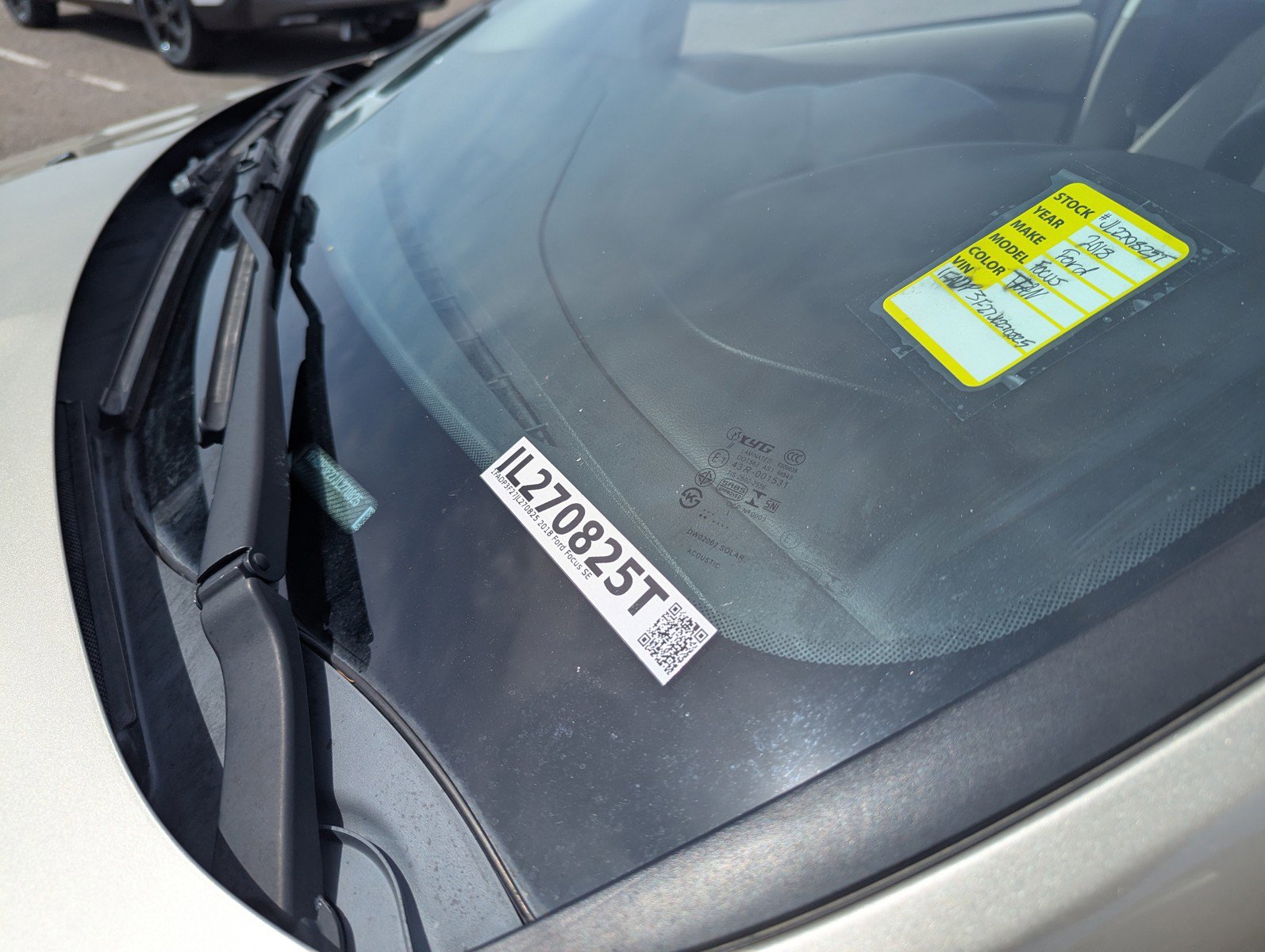 Used 2018 Ford Focus SE w/ SE Appearance Package image 16