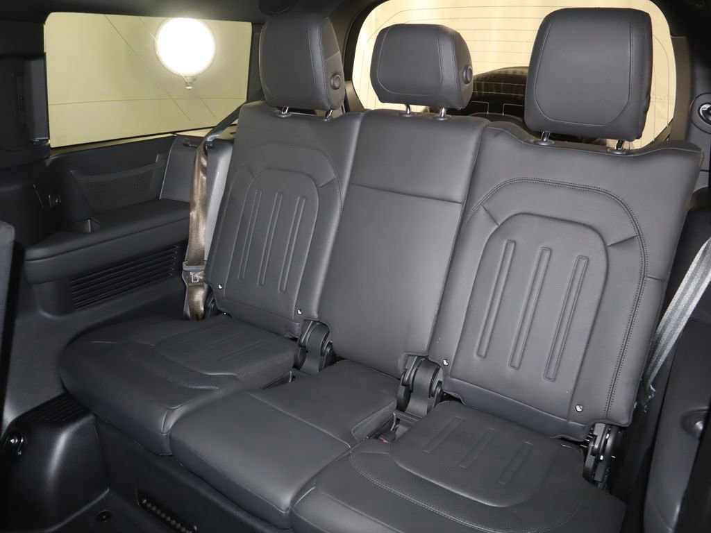 Used 2024 Land Rover Defender 130 X image 24