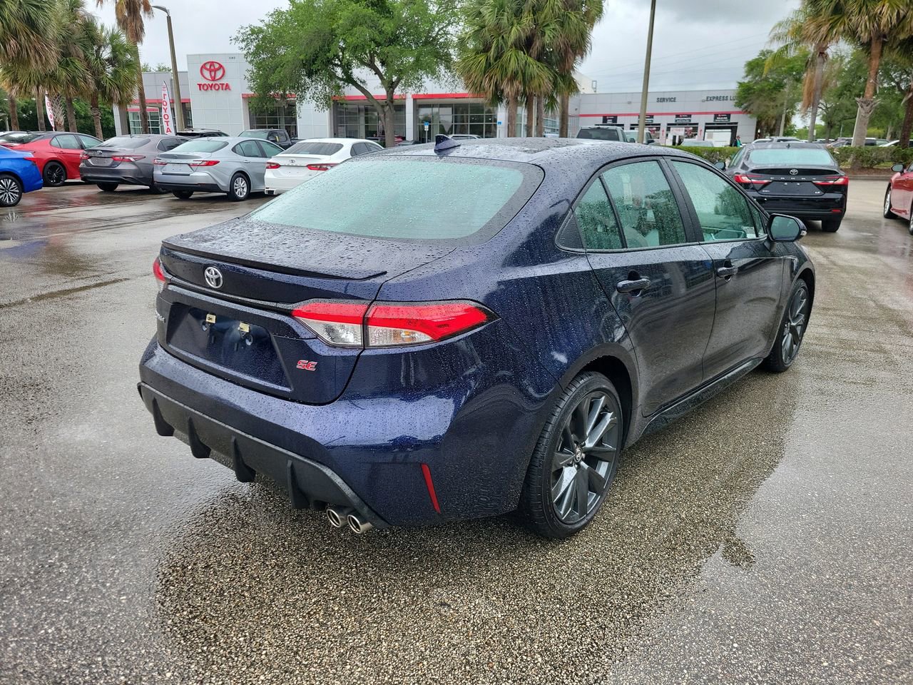 Used 2025 Toyota Corolla SE image 3