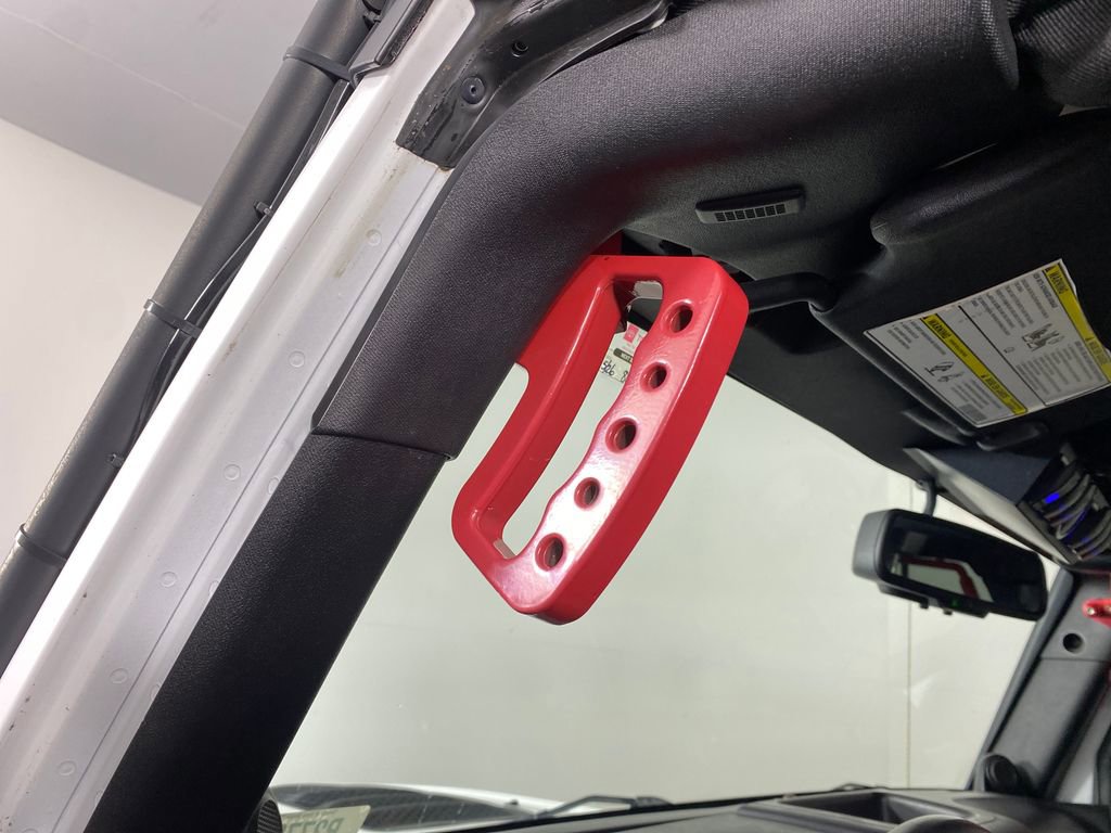 Used 2014 Jeep Wrangler Unlimited Rubicon w/ Connectivity Group image 14