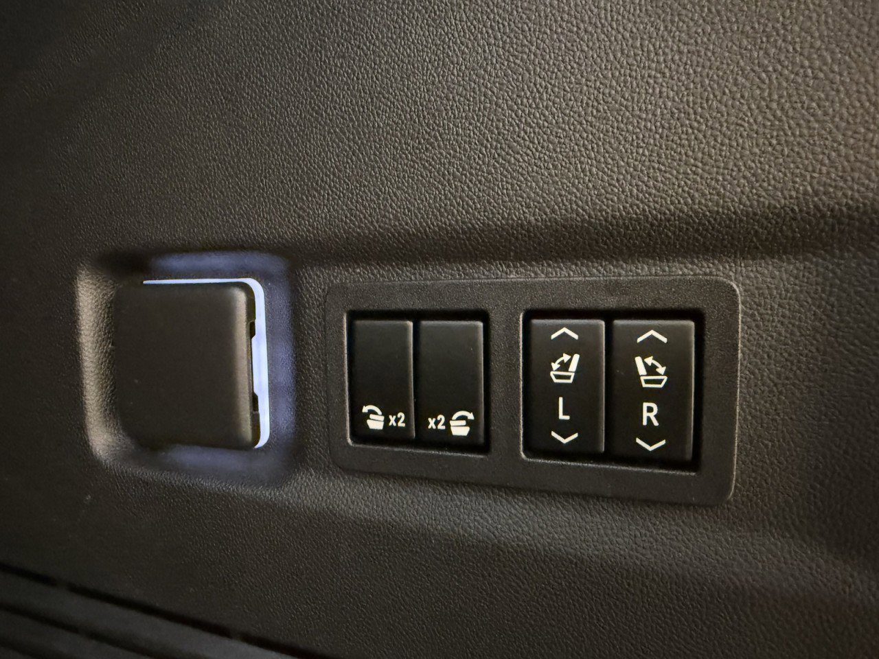 Used 2021 GMC Yukon XL Denali image 50