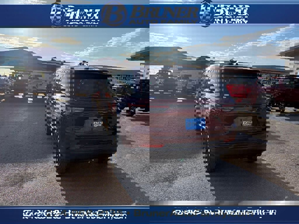 New 2025 Jeep Grand Cherokee Limited w/ Black Appearance Package image 7