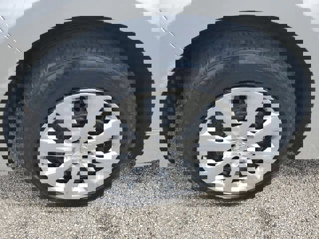 Used 2021 Toyota Corolla LE image 9