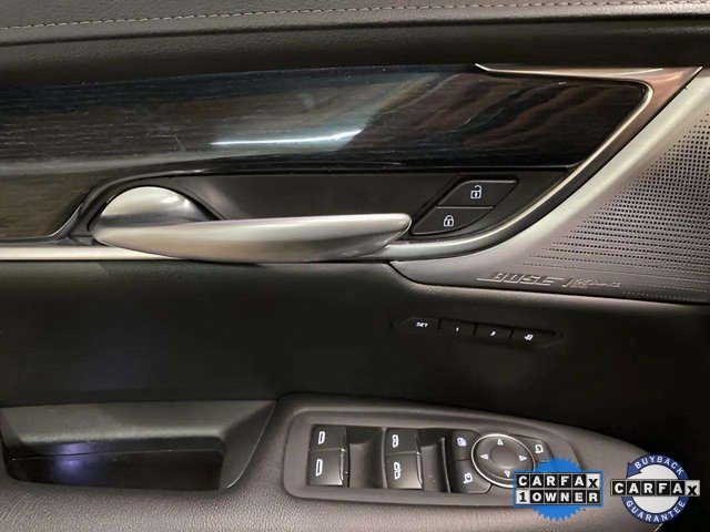 Used 2025 Cadillac XT5 Premium Luxury image 33