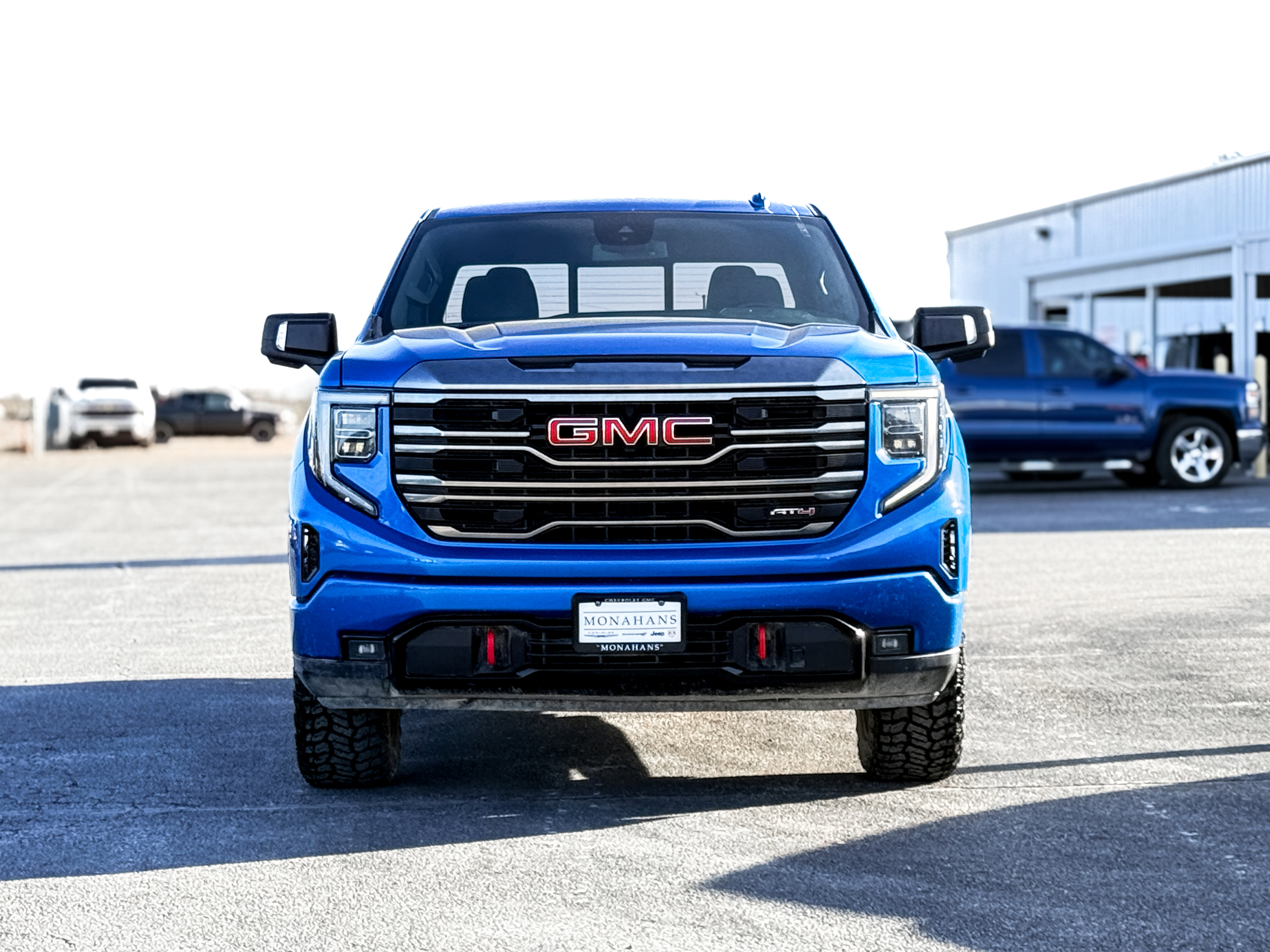 Used 2022 GMC Sierra 1500 AT4 w/ AT4 Preferred Package image 2