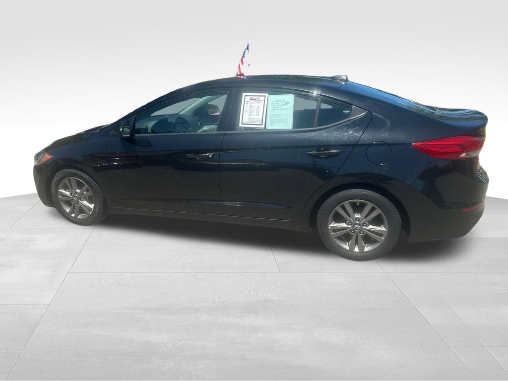 Used 2017 Hyundai Elantra SE FWD image 5