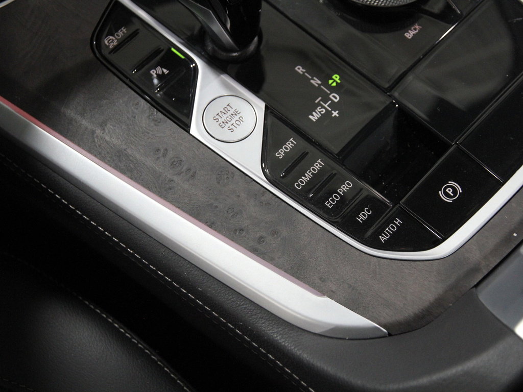 Used 2022 BMW X5 xDrive40i w/ M Sport Package image 17