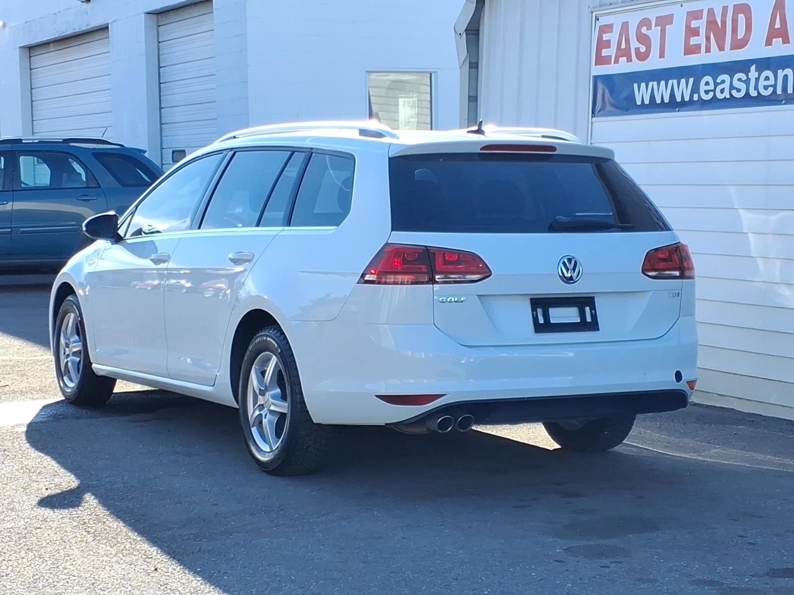 Used 2015 Volkswagen Golf TDI SEL image 3