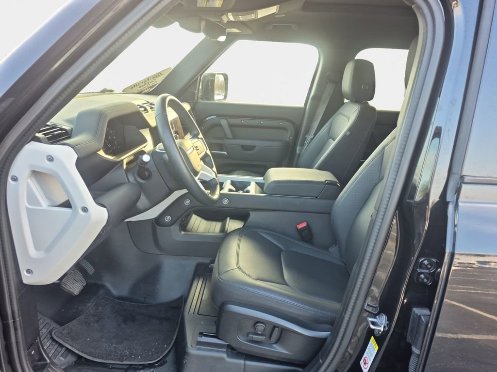 Used 2025 Land Rover Defender 110 S image 12