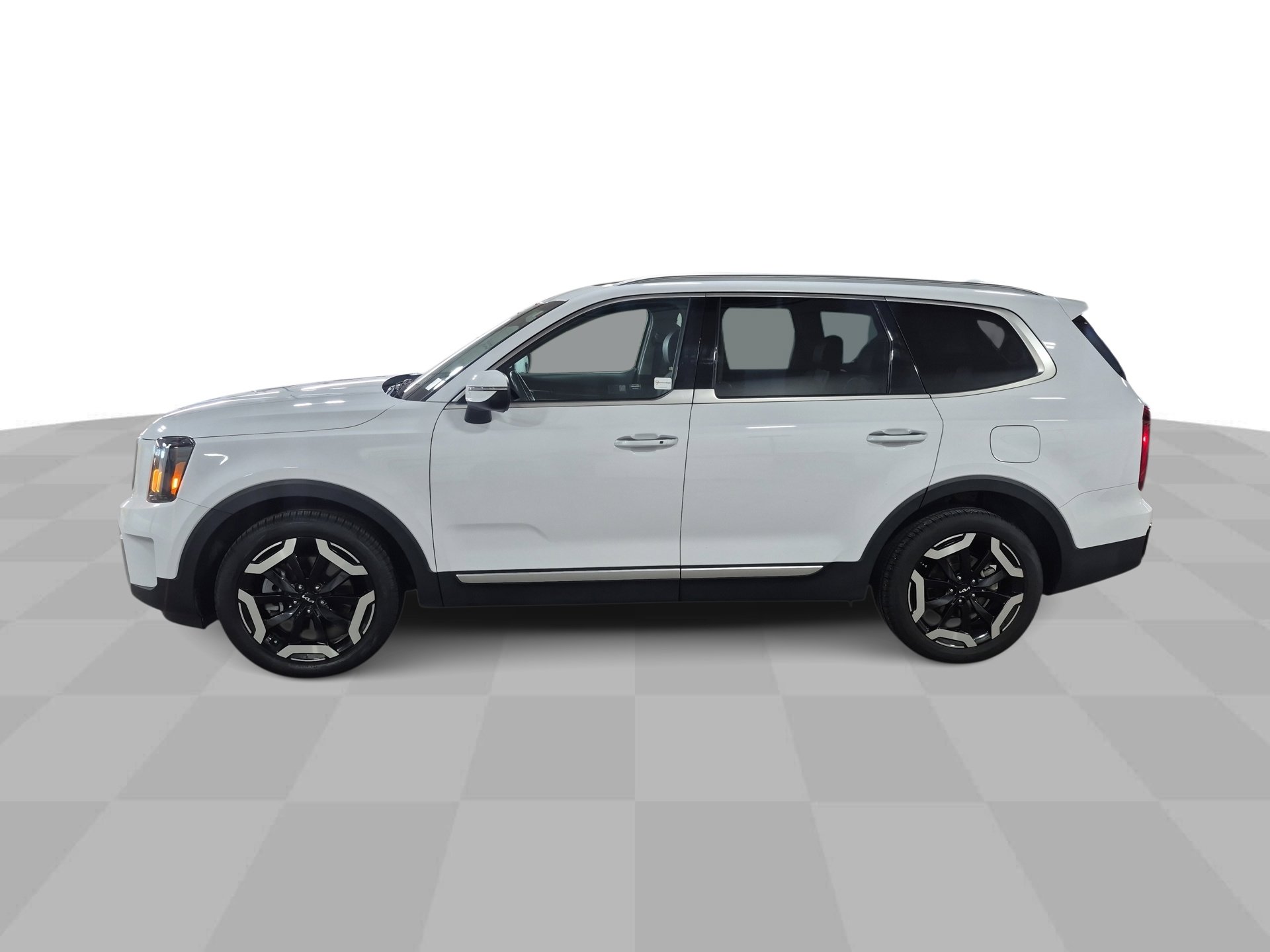Used 2025 Kia Telluride S AWD/4WD image 6