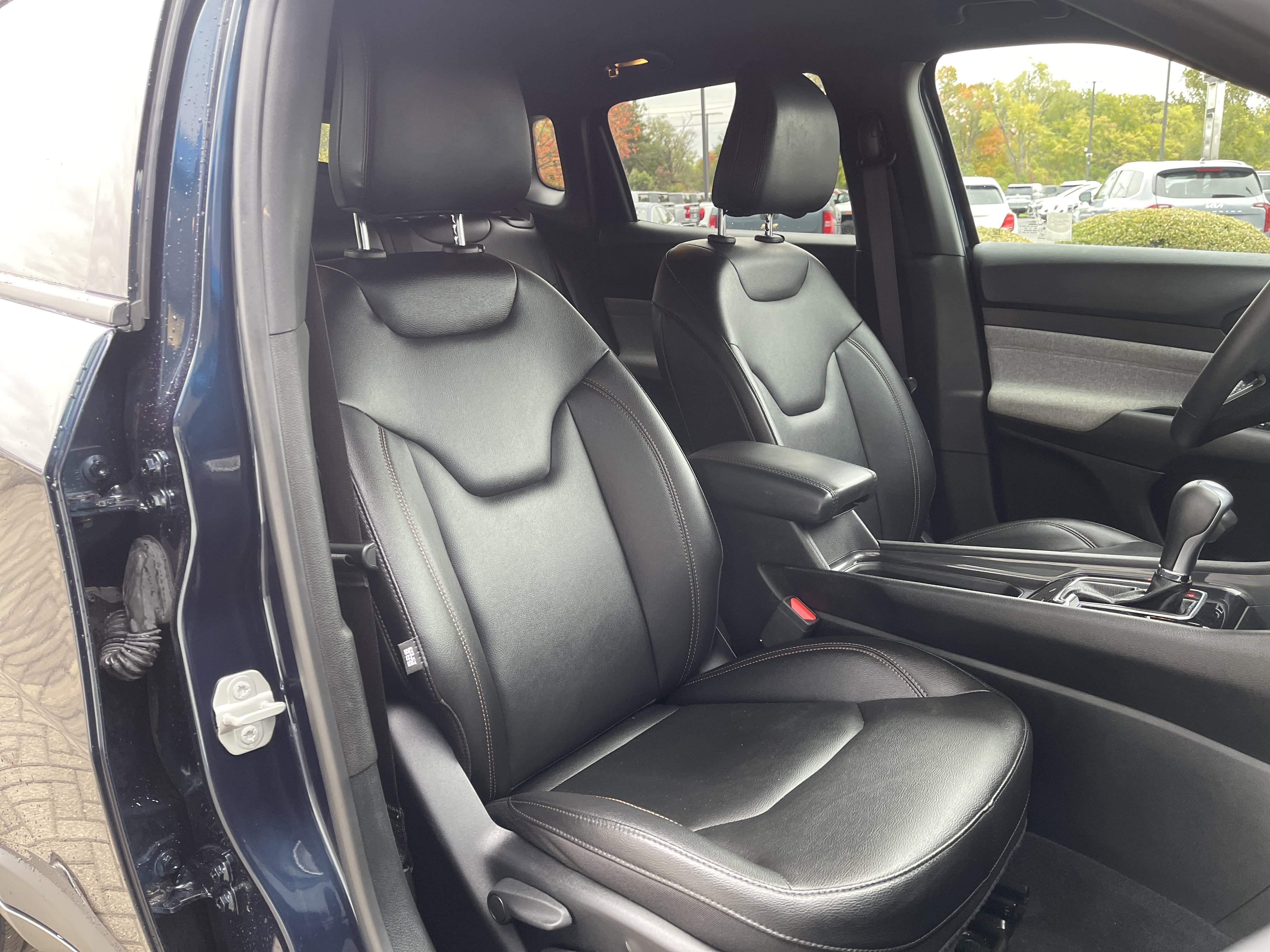 Used 2024 Jeep Compass Latitude image 34