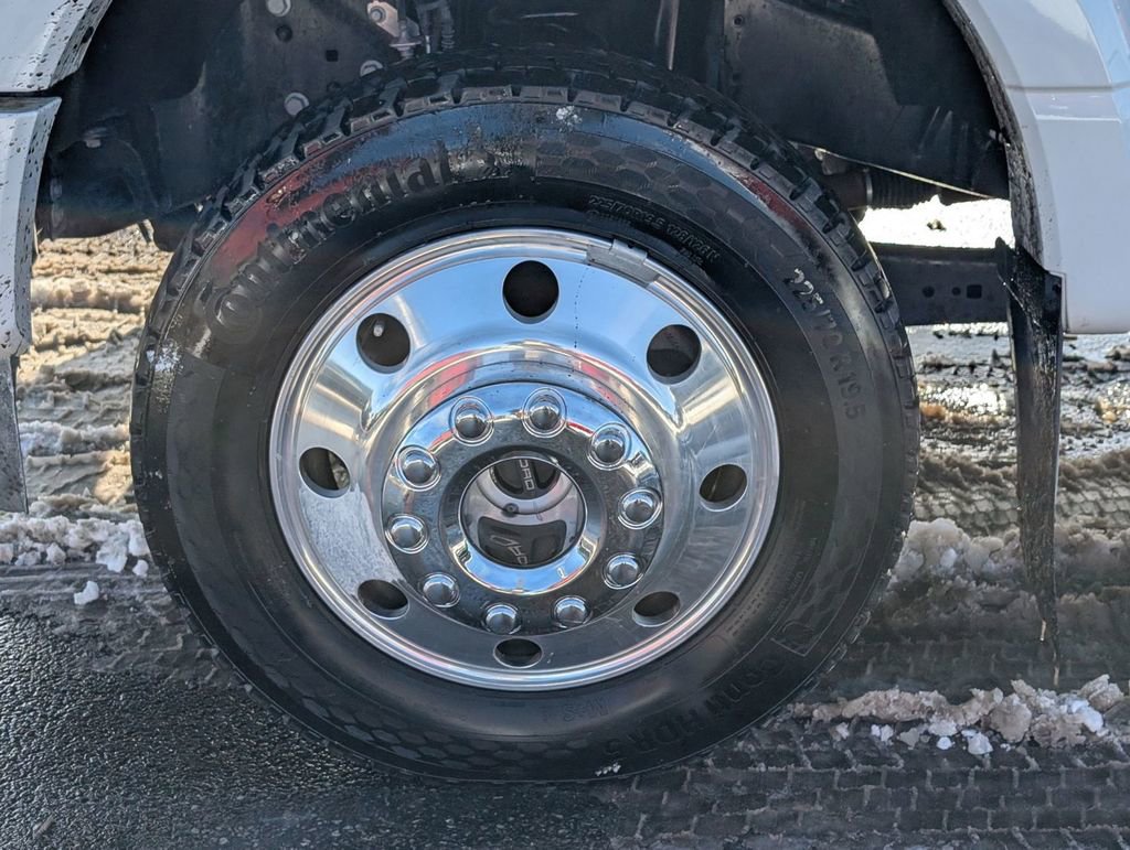 Used 2025 Ford F450 XLT w/ FX4 Off-Road Package image 13