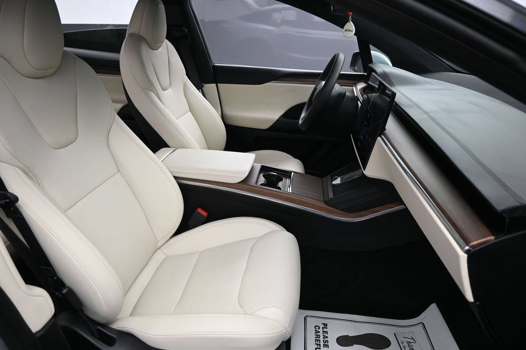 Used 2025 Tesla Model X AWD/4WD image 30