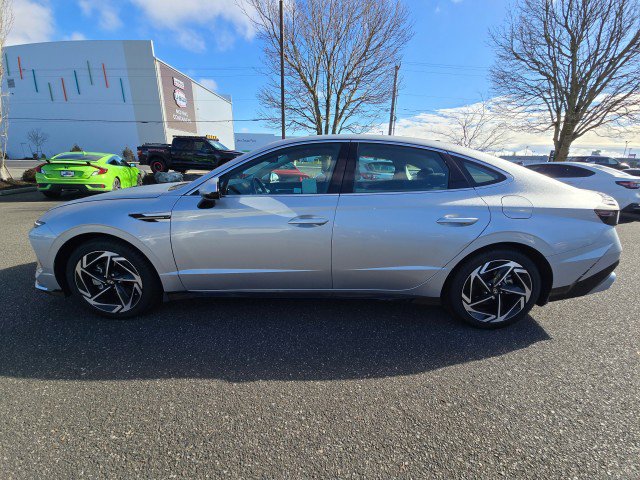 Used 2025 Hyundai Sonata SEL FWD image 6