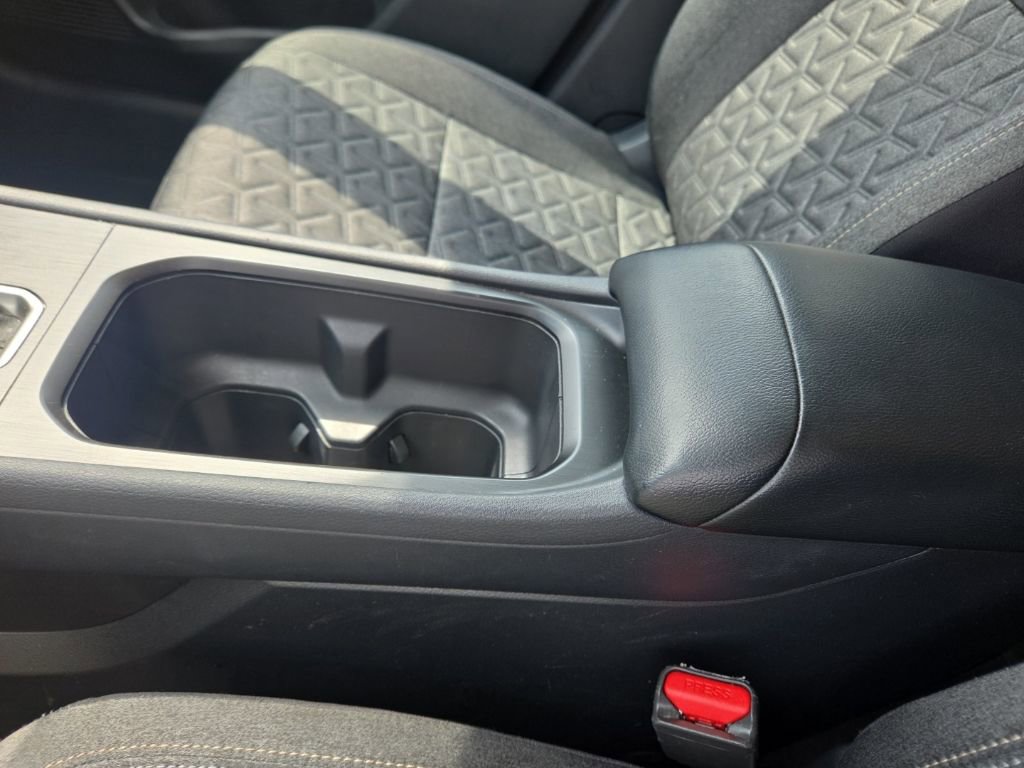 Used 2025 Nissan Kicks SV FWD image 24