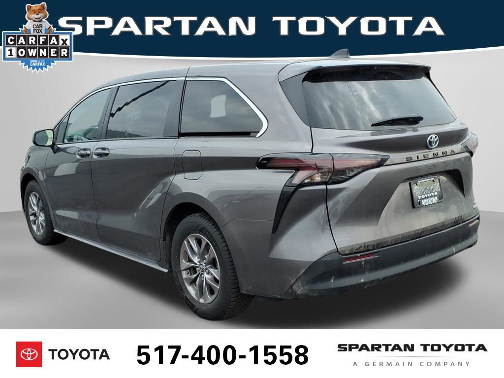 Used 2024 Toyota Sienna LE image 9