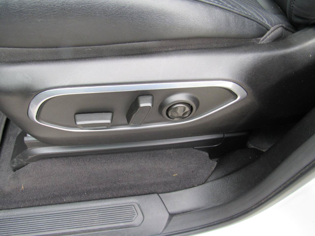 Used 2024 Jeep Wagoneer Series III AWD/4WD image 18