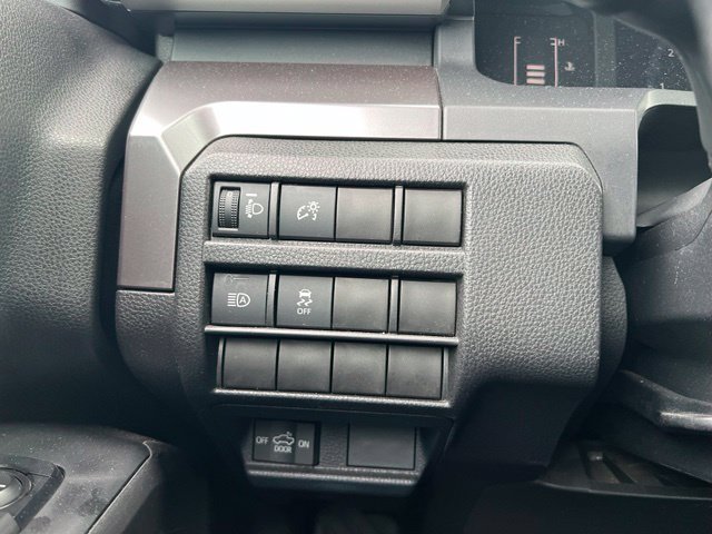 Used 2025 Toyota Tacoma SR5 AWD/4WD image 22