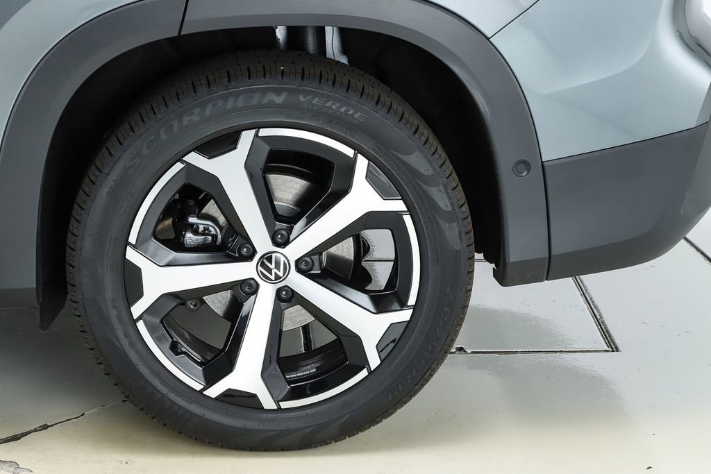 New 2026 Volkswagen Tiguan SE image 45