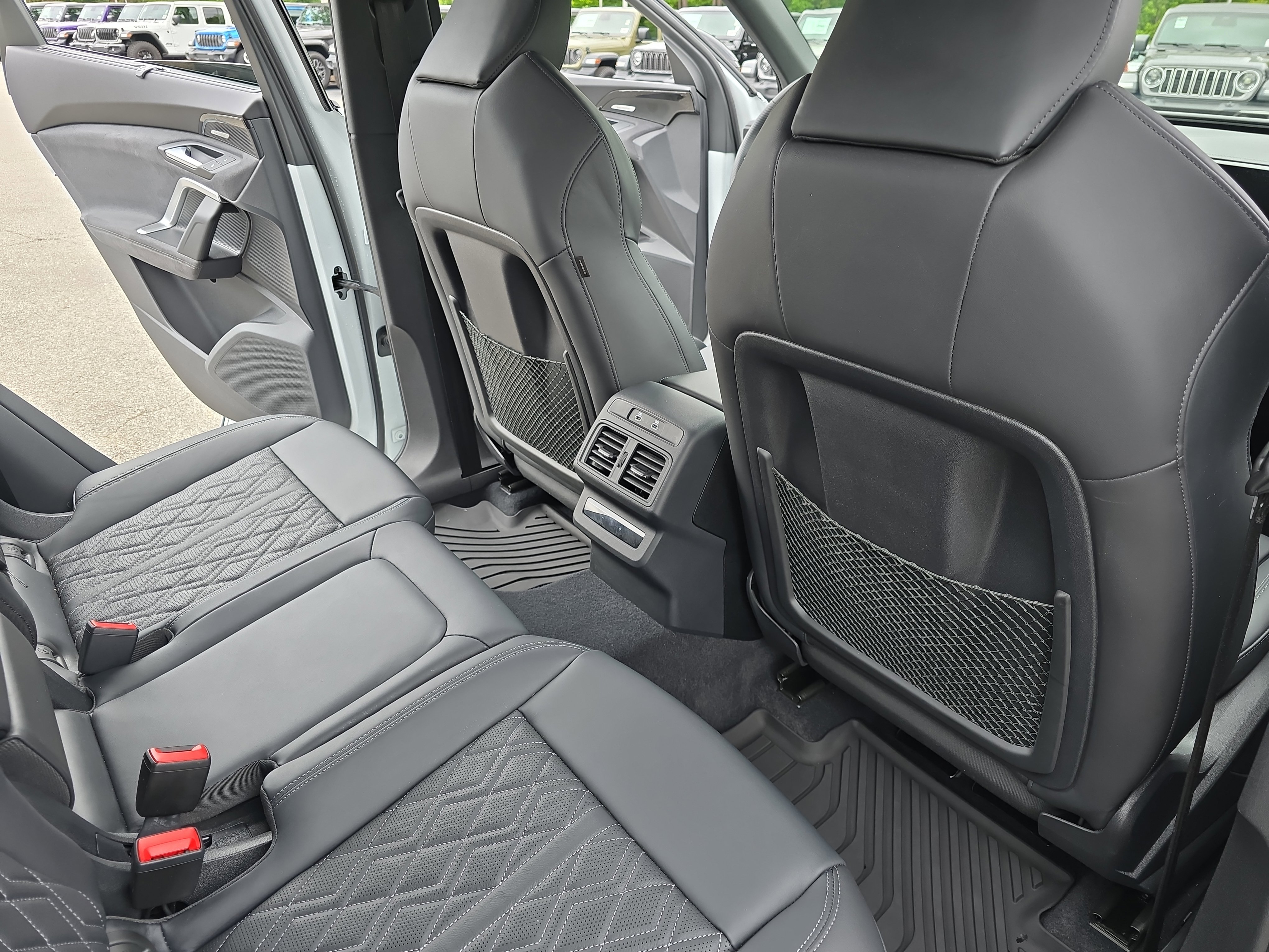 Used 2025 Audi SQ5 Premium Plus w/ Premium Plus Package AWD/4WD image 11