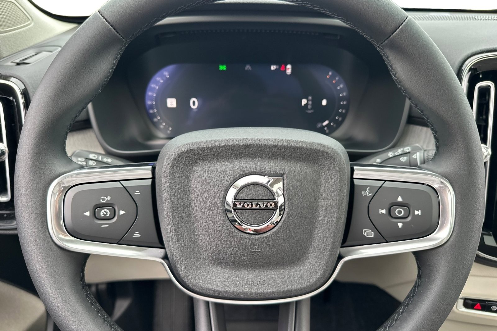 New 2026 Volvo XC40 B5 Ultra w/ Climate Package image 26