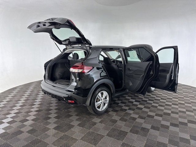 Used 2022 Nissan Kicks S image 14