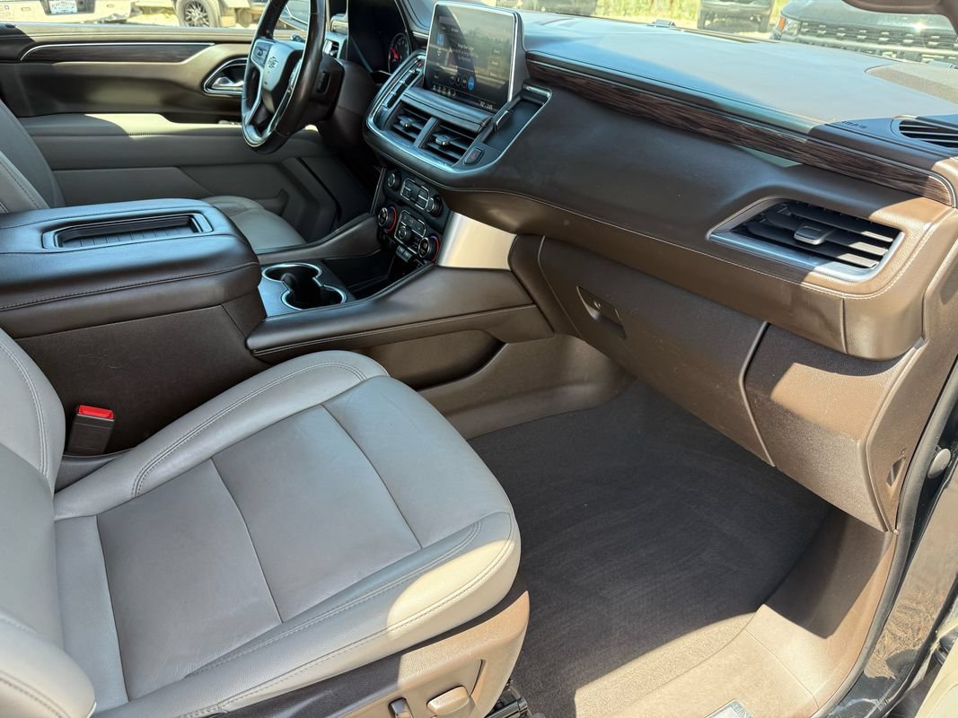 Used 2021 Chevrolet Tahoe Z71 w/ Z71 Off-Road Package AWD/4WD image 16