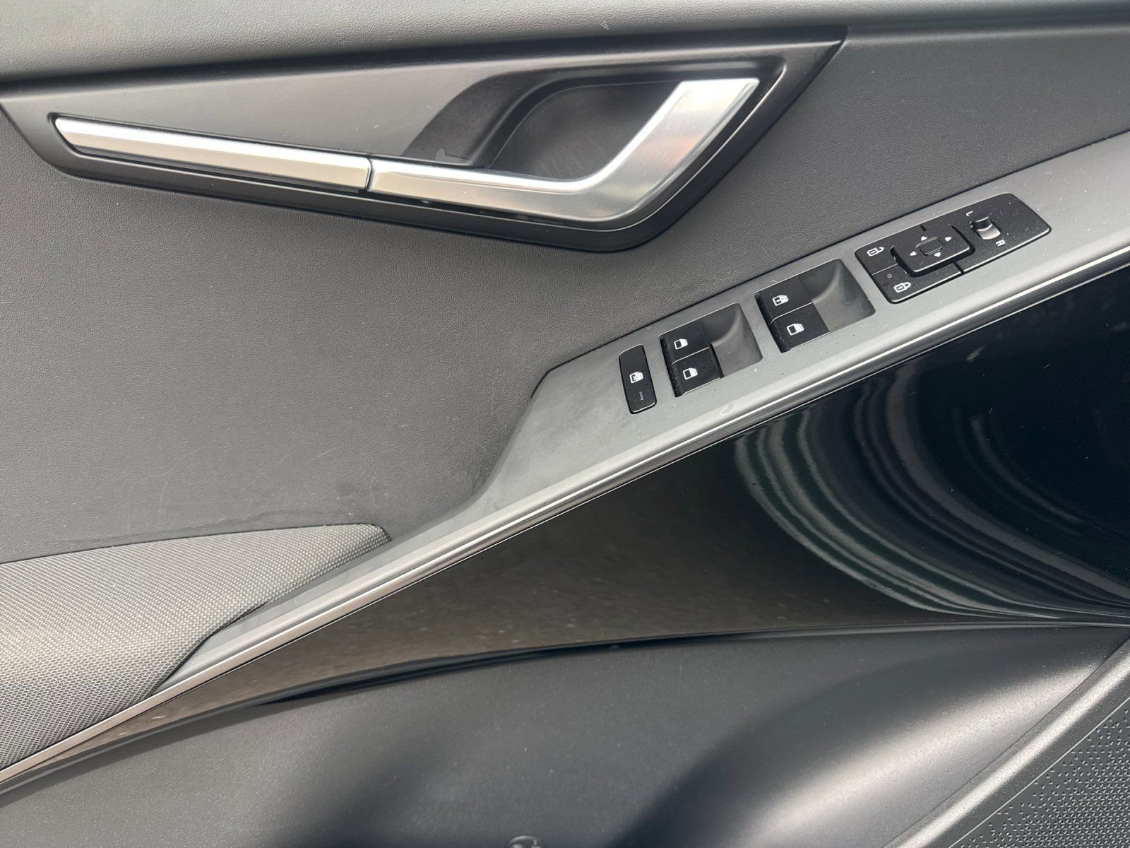 Used 2025 Kia Niro Wind image 11