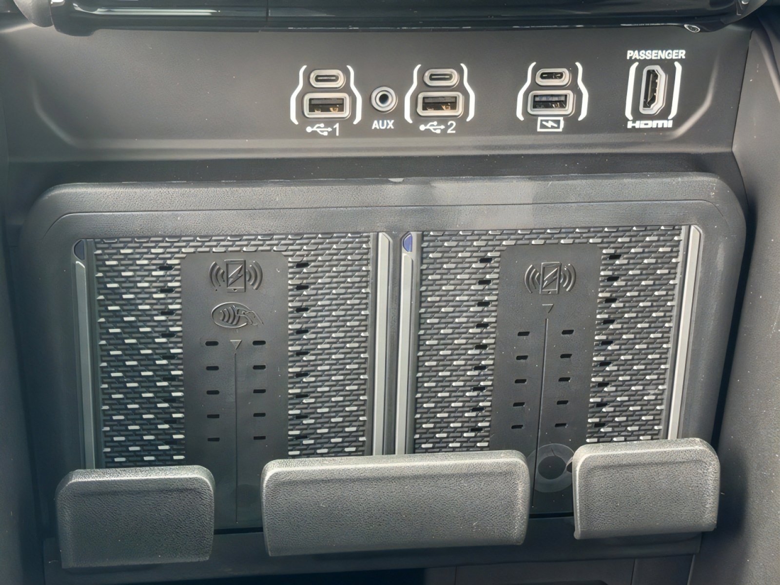 New 2026 RAM 1500 Laramie w/ Night Edition image 24