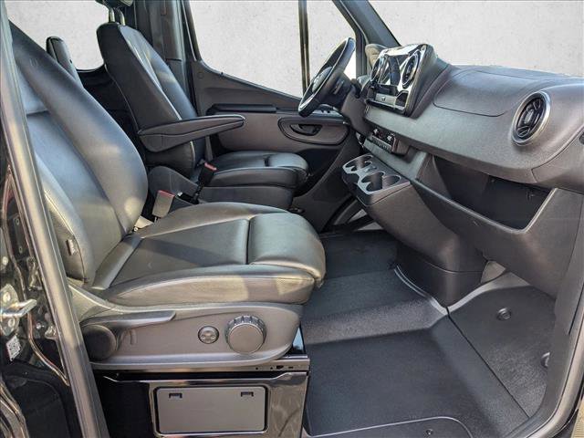 Used 2022 Mercedes-Benz Sprinter 2500 image 18
