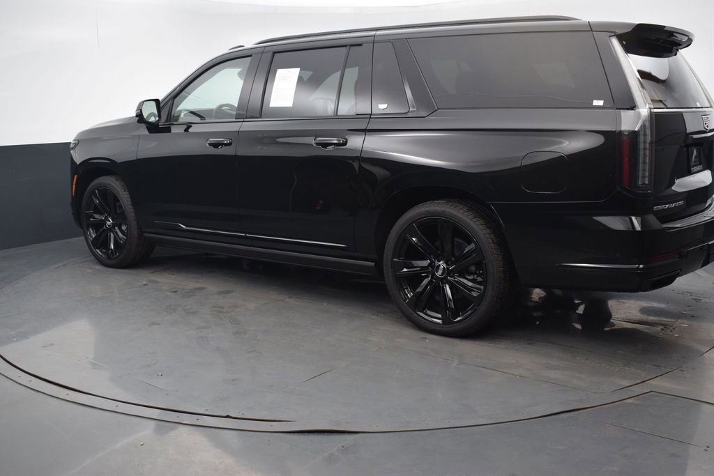 Certified 2026 Cadillac Escalade ESV Sport w/ Touring Package AWD/4WD image 4