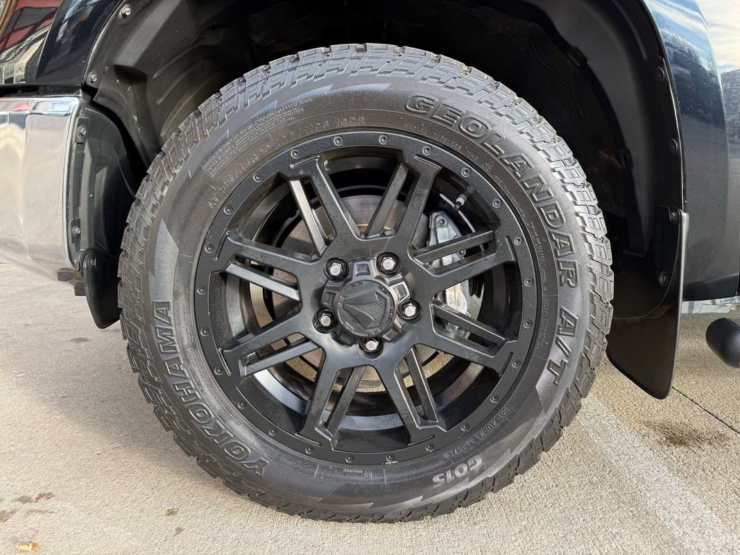 Used 2018 Toyota Tundra SR5 w/ SR5 Upgrade Package image 39