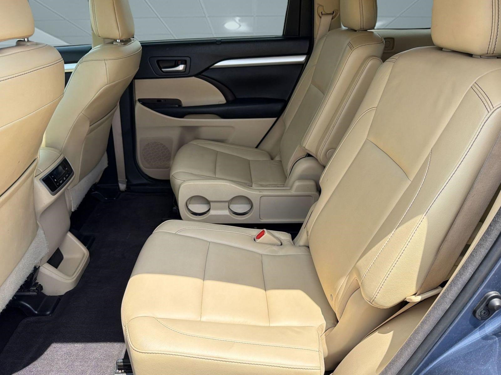 Used 2016 Toyota Highlander XLE FWD image 13
