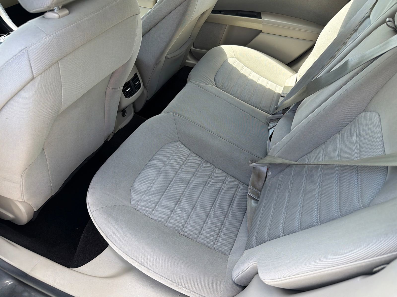 Used 2020 Ford Fusion SE FWD image 23