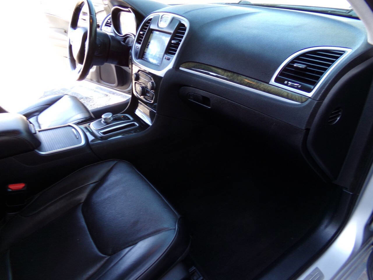 Used 2020 Chrysler 300 Limited image 24