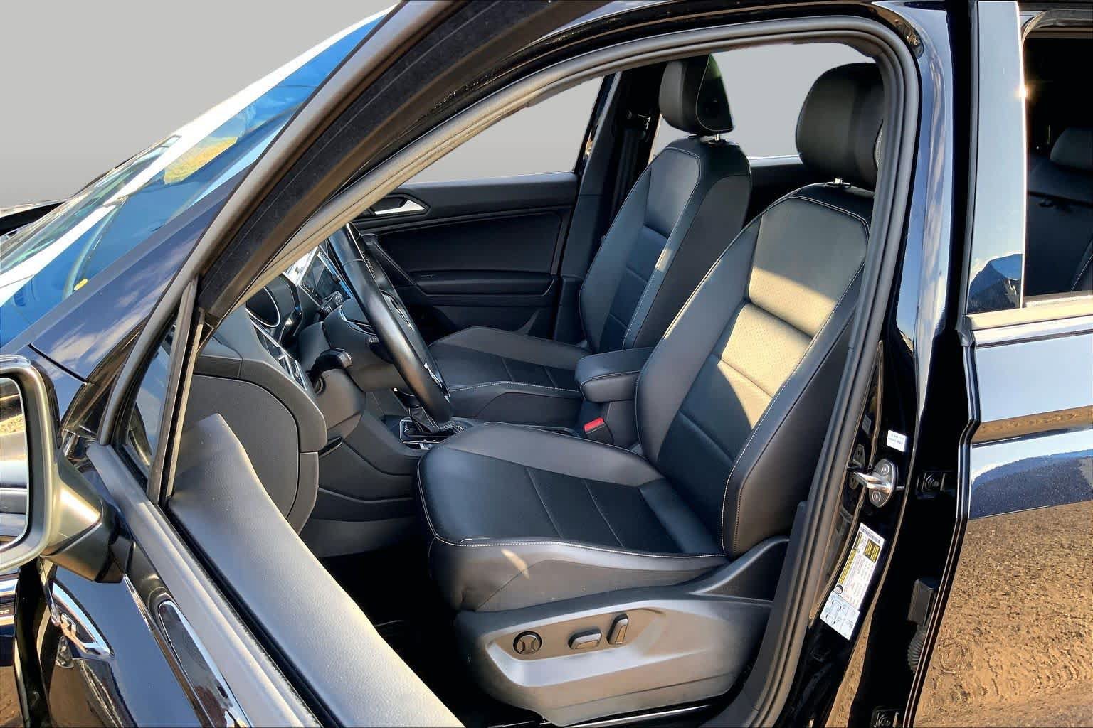 Used 2021 Volkswagen Tiguan SE R-Line FWD image 8