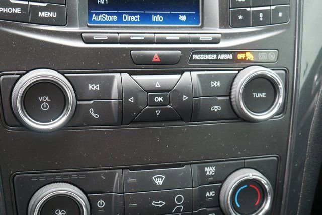 Used 2018 Ford Explorer XLT image 19