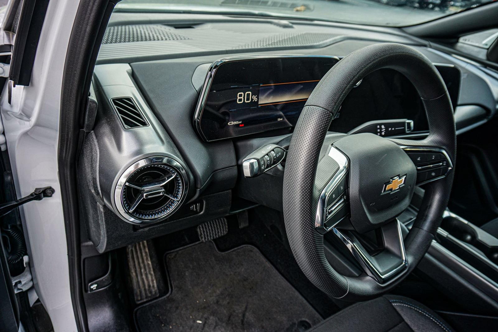 New 2026 Chevrolet Equinox EV LT FWD image 29