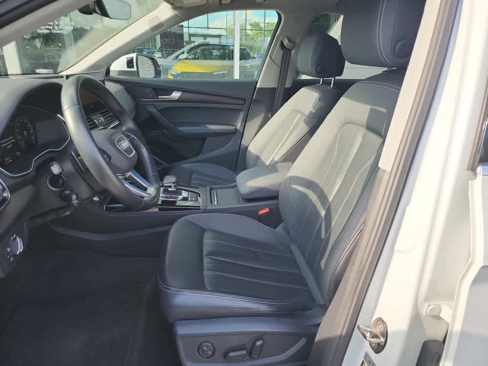Used 2021 Audi Q5 2.0T Premium Plus w/ Premium Plus Package AWD/4WD image 3